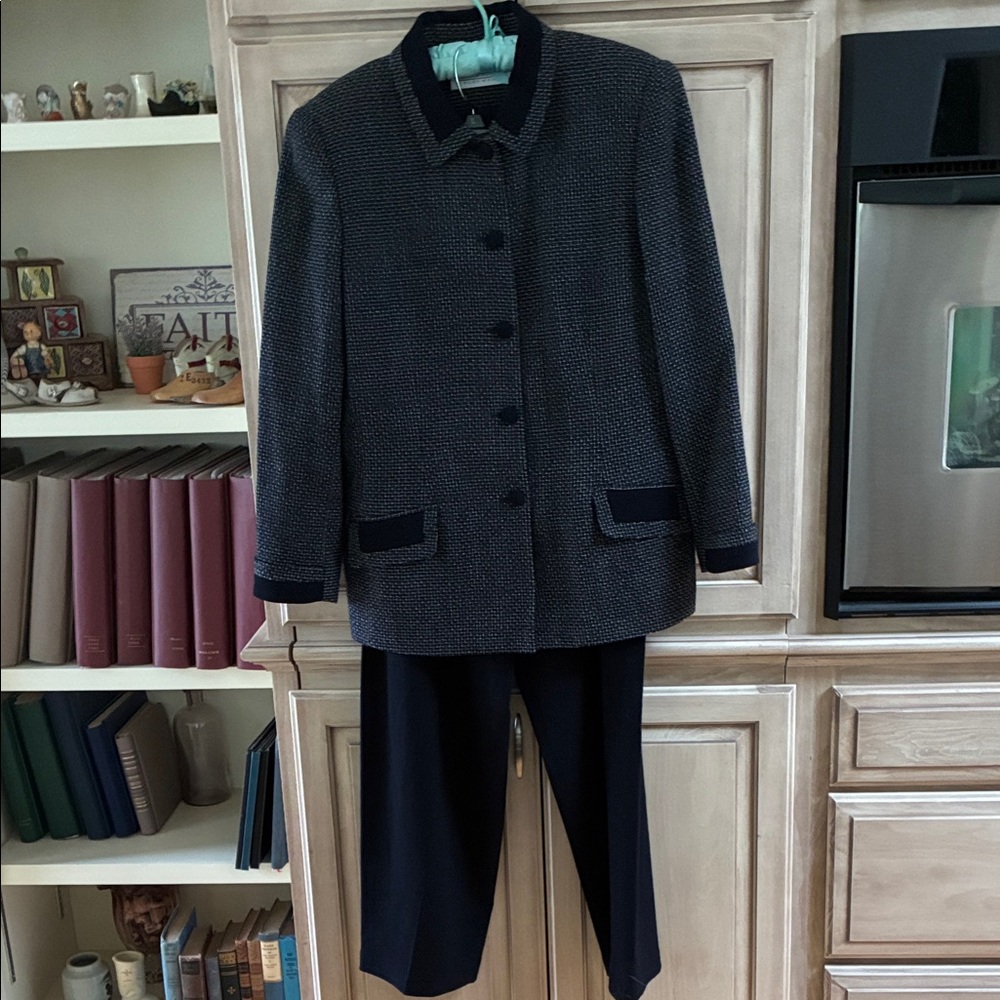 Valerie Stevens navy blue Tweed Blazer & pants sz 12